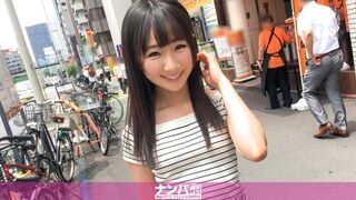 200GANA-1403 21歳 美容整形カウンター勤務 いつも優しい笑顔 白のミニスカートと黒ストッキングの曲線がとても綺麗です！
