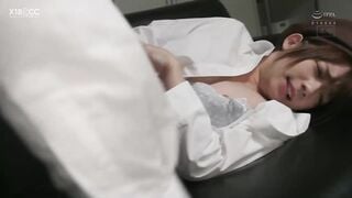 HND-978C 跨到最討厭的男人的老二上連續中出的春藥性交NTR 麻里梨夏