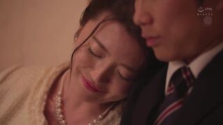 JUL-491 卒業式の後に…大人になった君へ義母からの贈り物―。 マドンナ専属美熟女が艶やかな色気で門出を祝う―。 木下凛々子