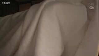SSIS-131C 超鄉下的夏天無事可做而順著鄰居美人妻的誘惑每天渾汗交配 小島南