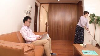 NHDTB-613 親戚のエロガキにスカートもぐりクンニされ夫がいる至近距離でイってしまった叔母さんは挿入も拒めない4
