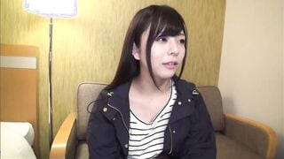 200GANA-2065 マジ軟派、初撮。 1318 中野で見つけた専門学生。最近、彼氏に「重い！！」っと言われて別れて意気消沈。そんな彼女に身体で慰めを！？ベットの上で