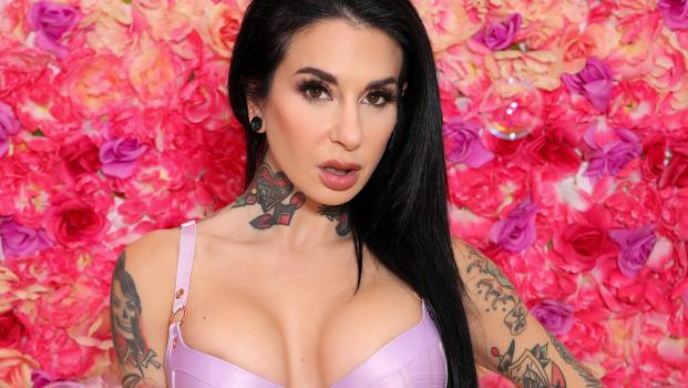 ⁣Joanna Angel - Bubbling Over With Seduction