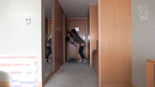 NNPJ-497 パンデミックで海外から緊急帰国！！ 「ご飯とかいいから早くチェックインしよっ」 即尺！即ハメ！即効型の都合のイイ絶倫海外セレブ妻ビッチCome Back