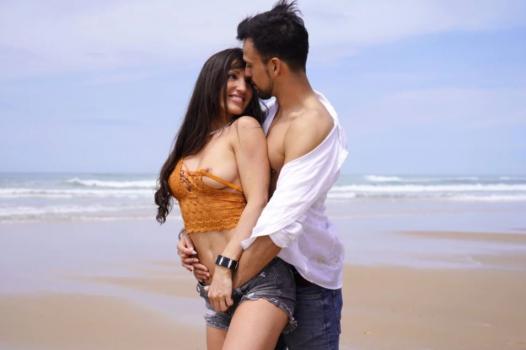 ⁣Bella Tina - Love Story