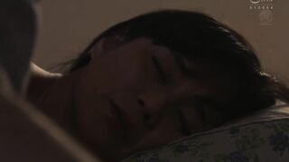 ROE-044C 母親的柔肌 沉溺愛慾的母子中出交尾 平岡里枝子