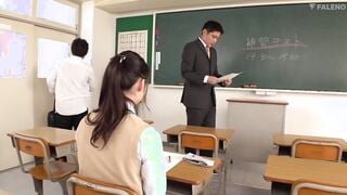 FSDSS-394 あざと可愛い彼女の親友が密着しながら囁き淫語でおねだり誘惑! 吉高寧々
