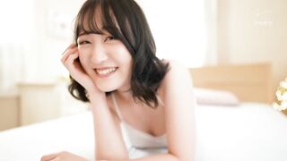 IPIT-027C Seorang gadis berusia 20 tahun berwajah comel seperti idola yang lebih feminin daripada orang dewasa. Perbezaan antara penampilan dan hatinya sangat besar. Yuki Ai