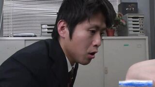 Asuka Kyono - Asuka Kyono가 사무실에서 동료를 날려 버립니다.