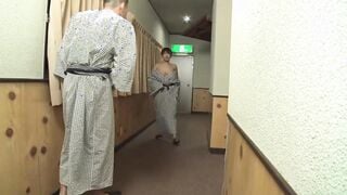 HUNTB-242 ハンター15周年特別作品！だれとでも定額挿れ放題！温泉旅館編 定額料金さえ支払えば、温泉旅館のスタッフや女性客、誰でも挿れ放題！中出しし放題