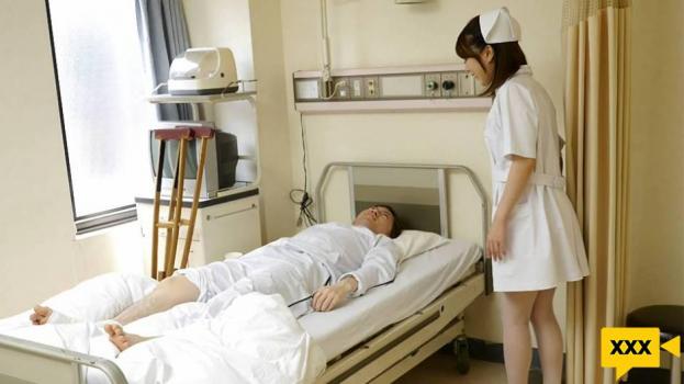 ⁣Reina Wamatsu - Pretty Nurse Reina Wamatsu jerks off her patient for a face full of c