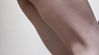 FC2-PPV-2047777 《個撮隠撮》コスプレカフェのパンチラ面接記録…210