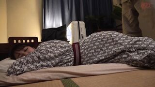HEZ-405 民宿夜●い 一人旅で訪れた女性たちに睡●薬入りの地酒を振る舞いガッツリ堕ちた所に無許可中出し！！ 2