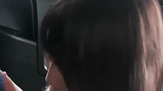 FC2-PPV-2919914 [個人撮影]#4 黒髪ロングヘアー女子大生の車内フェラ