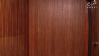 AQSH-087 万引き主婦 通報しない代わりに生中出しのお仕置きをしたら翌日もお仕置き志願にやってきたドMすぎる公務員の妻 小梅えな