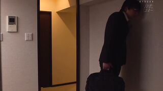 MEYD-758 本番なしのマットヘルスに行って出てきたのは隣家の高慢な美人妻。弱みを握った僕は本番も中出しも強要！店外でも言いなりの性奴●にした 水川スミレ