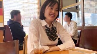 345SIMM-461 Town Bra → Makan → Love Hoin! Payudara besar! Payudara cantik! Punggung cantik! J○ yang licin dan sempurna! Pertunjukan melancap di rumah yang memalukan di bawah arahan seorang pakcik! Apabila saya mencucuk puki daranya