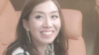 HUNT-787 アレ？もしかして…私を見て勃起しちゃったの？？夫の会社の後輩に「おばさん」などと言われ必死の努力で「フェロモン全開奥様」に大変身！！その結果、「おばさん