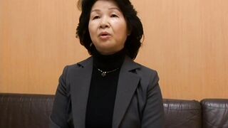SDMT-107C 對青春期女高中生而言，實在是太令人害羞的校規 校則第7條：如果沒有穿學校指定的白色內褲，就必須當場沒收內褲與學生裙