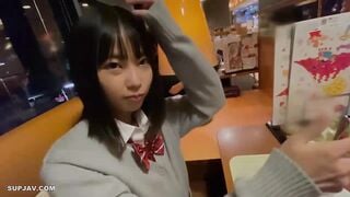 FC2-PPV-2209838 貧乳女子○生★自分の娘と同じ年の**J〇をハメ撮り★10代の濡れ濡れ美マンコにおじちん生挿入