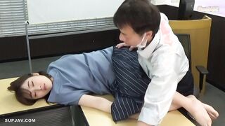 530DG-105 【ハメ撮り流出】パイパン娘！剛毛美女！の玉手箱。陰部を執拗に弄り舐めまわしいやらしくねちゃねちゃとピストンを繰り返し中出しまで行う男。
