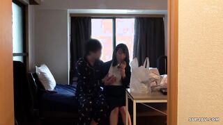 435MFCS-005 【流出】【デスクの下では淫行中♪デカパイ就活女子大生がマ○コを弄られながらオンライン面接】『やめてよ…やめてって…(小声)』不採用確定…面接官と話