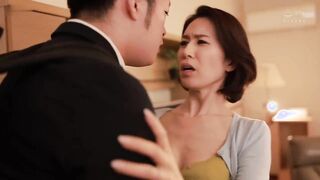 ROE-096C 因為母親再婚而燃起的嫉妒 停不下來的tidythin 一場莉乃