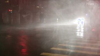 IPX-945 出張先が記録的豪雨で童貞部下と突然相部屋に…雨で濡れた身体に興奮した部下に襲われ朝まで9発のびしょ濡れ絶倫性交 神菜美まい