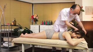 【モザイク破壊】MIDE-265 オイルマッサージに狂ったむっちり豊満ボディ人妻 佐山愛