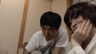 HUSR-258 内緒で僕のAVを見ながらオナニーしている母…バイブでオナニーしている最中に僕に見つかる母たちの物語 tidythinドラマ9編