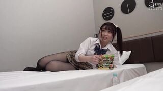 JRBA-003C 東橫附近大乳暈ＪＫ妹妹～給餓肚子的離家女提供食物就能射十發CP值超讚 天野碧