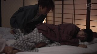 JUQ-166 妻には口が裂けても言えません、義母さんを孕ませてしまったなんて…。-1泊2日の温泉旅行で、我を忘れて中出ししまくった僕。- 日下部加奈