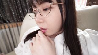 REAL-815 厳格な家庭で抑圧されて育った一人娘が潮を吹き乱しながらハメまくる 媚薬漬け開運占術 藤田こずえ