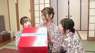 SDMUA-024 ドスケベお姉さん、タオル一枚男湯に入って男性客をヌキまくってみませんか？スーパーHARD