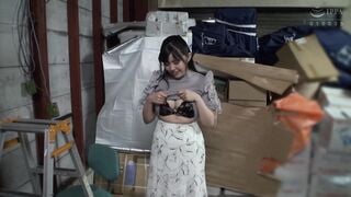 FIND-004 街角で見つけた爆乳奥さんに取材と偽り事務所に連れ込み、お酒を●ませて中出し性交！ まやさん28歳 菊池まや