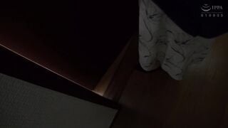 FIND-004 街角で見つけた爆乳奥さんに取材と偽り事務所に連れ込み、お酒を●ませて中出し性交！ まやさん28歳 菊池まや