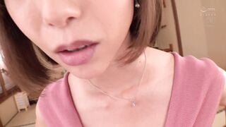 JUQ-238 すぐ傍に妻がいるのに…妻の親友（小悪魔）に旅行中ずっとささやき誘惑され続けた1泊2日の温泉不倫 黒川すみれ
