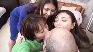 SDMUA-008 女子会中のホテルにウーバーM男をお届け!～一晩を使い果たし3人のドスケ…
