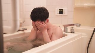 CAWD-446 「샤워만으로도 목욕하지 말아요」종전 없어져 동료 여자 사원의 방에…