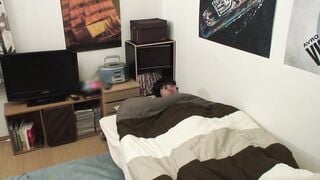 HUNT-858 ごめんなさい！実は中に出しちゃってました！しかも4回も！いじめに遭って登校拒否をしているボクの家に超まじめで超優しく責任感が強い学級委員の女子が何度も脚
