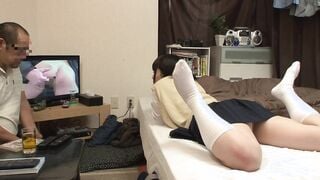 HUNT-953 私（教師）のアパートが女生徒のたまり場に！教師生活十数年。地元で有名なヤリマン校に赴任した私は気弱なので生徒からバカにされっぱなしのナメられっぱなし！し