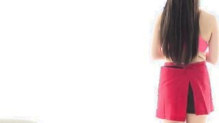 SW-392 巨乳家政婦の胸の谷間が気になるけど我慢してたら、下乳まで見せつけられて、堪らずモミまくったら荒い息で感じだし優しく包み込んでくれました。