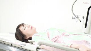 404DHT-0681 四十七歳の美巨乳妻に検診と偽り中出し姦 香山さん47歳