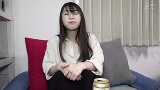 BLOR-198 "N-ho-chi-po-shu-goo" Sehingga tadi, kami bercakap tentang besbol dan permainan dengan penuh ghairah, tetapi... Saya mempunyai terlalu banyak keinginan seksual, dan ia adalah jenis persetubuhan kejam yang seorang gadis geeky akan memakan.