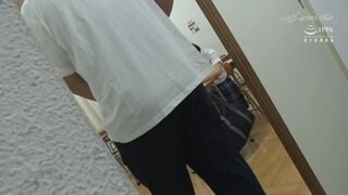NHDTB-741 「誰にも見られませんように…」無理やり上着の中を全裸にされて服を探し…