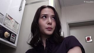 FSDSS-563 パワハラ上司が気の弱いOLを乳首セクハラで開発された早漏乳首で連日連夜チクイキ 吉高寧々
