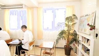 IQQQ-037C 無法出聲的絕頂授業 10倍濕潤的人妻教師 玉城夏帆