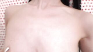 521MGFX-093 陥没乳首のガリガリな女の子