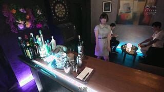CAWD-503C สาวสวยหน้าอกใหญ่ที่โหยหาดวงตาโลลิต้าสุดเซ็กซี่ ลวนลามผู้ใหญ่ในสถานการณ์ที่ชีวิตของเธอจะต้องจบลงหากเธอถูกจับได้ และร้องขอให้น้ำแตกด้วยการยั่วยวนด้วยคำพูดที่นุ่มนวล Sengoku Moenaoka