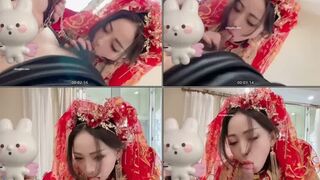 【淫荡母狗❤️完美露脸】肥臀小骚货『兔兔』高价秀禾VIP群私拍 洞房花烛夜 穿着婚纱卖力的舔弄肉棒 被主人后人疯狂抽插